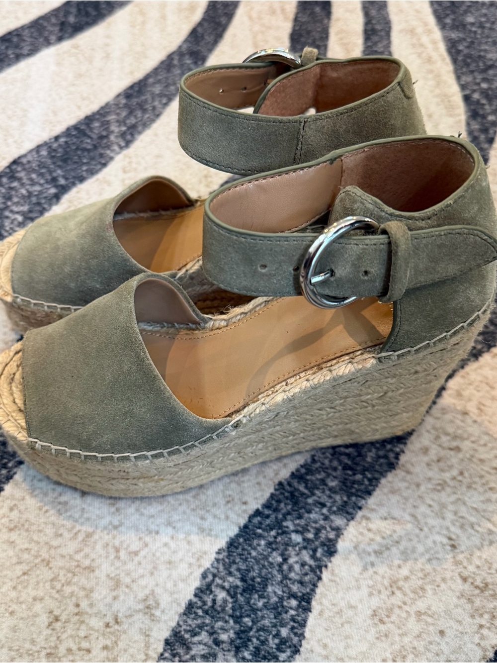 Women’s Marc Fisher Malia Olive Suede Espadrille Wedge Sandals Size 7 NWOT
